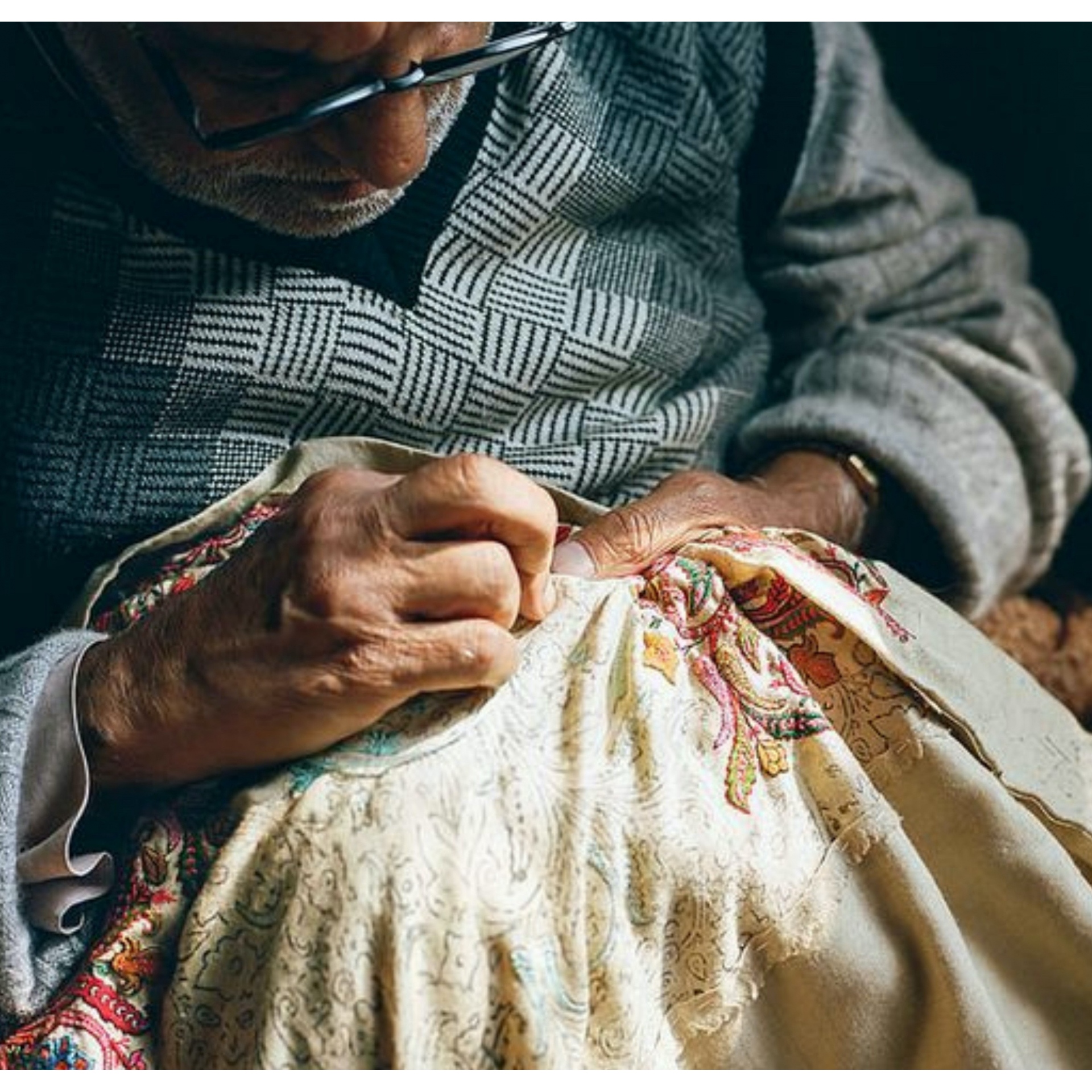 Hand embroidery, an ancestral Indian know-how